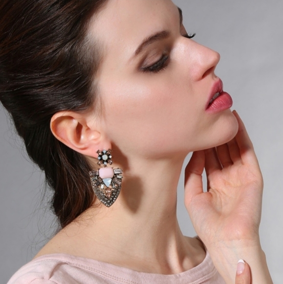 🎉💝BRAND NEW🎉Antique Gold Statement Earrings🎉💝 - Picture 6 of 8